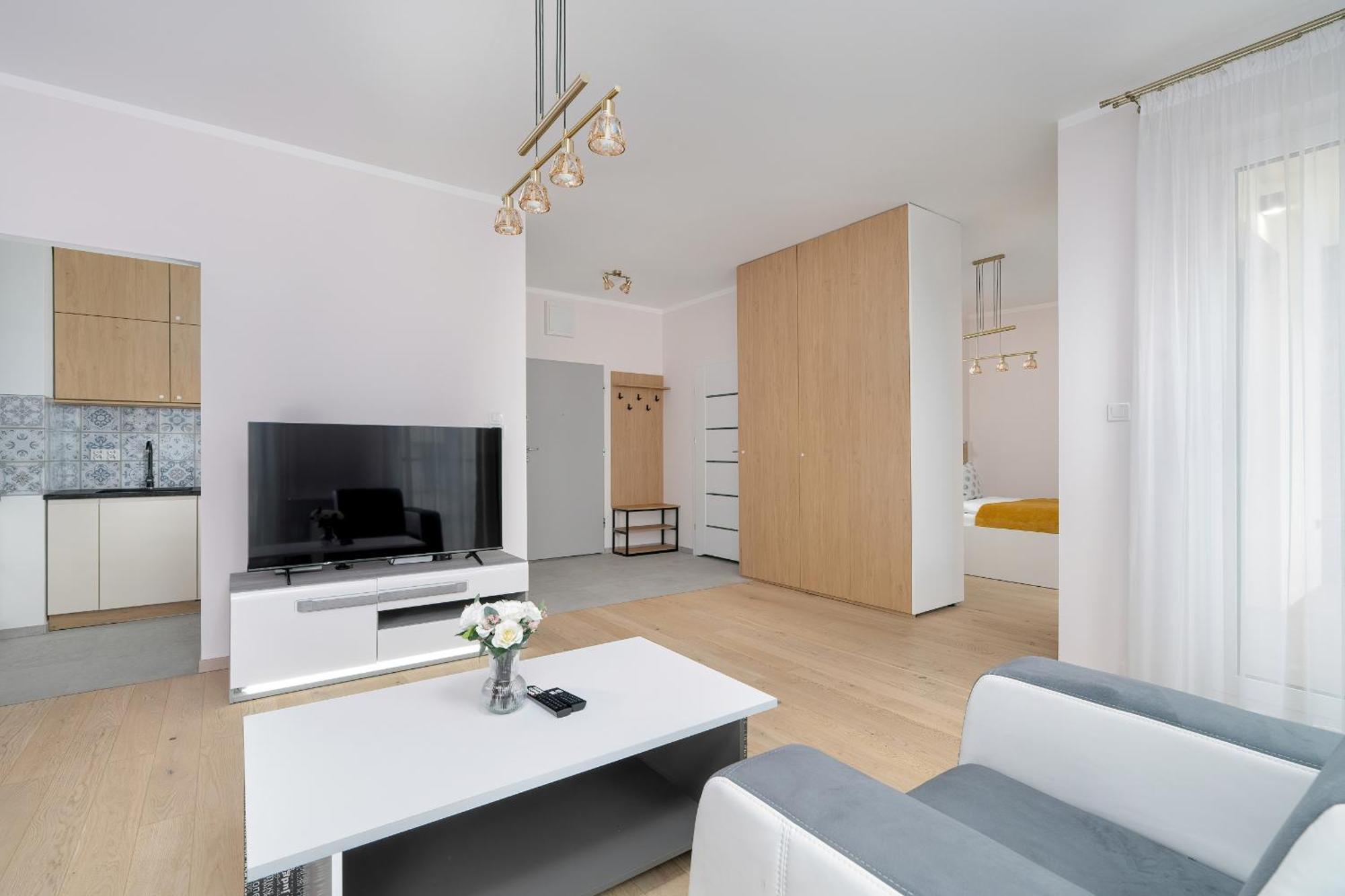 Apartment With Balcony And Free Parking In Poznan By Noclegi Renters Exterior foto