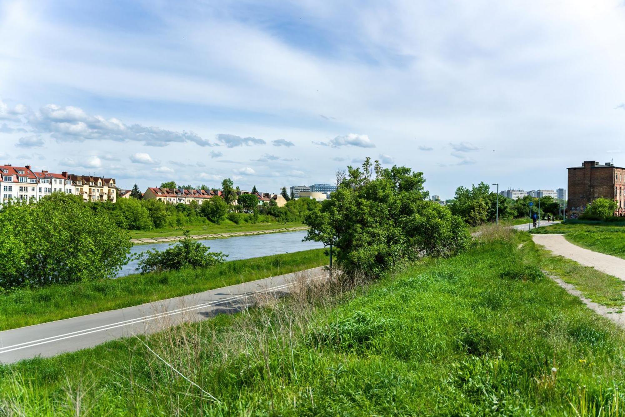 Apartment With Balcony And Free Parking In Poznan By Noclegi Renters Exterior foto